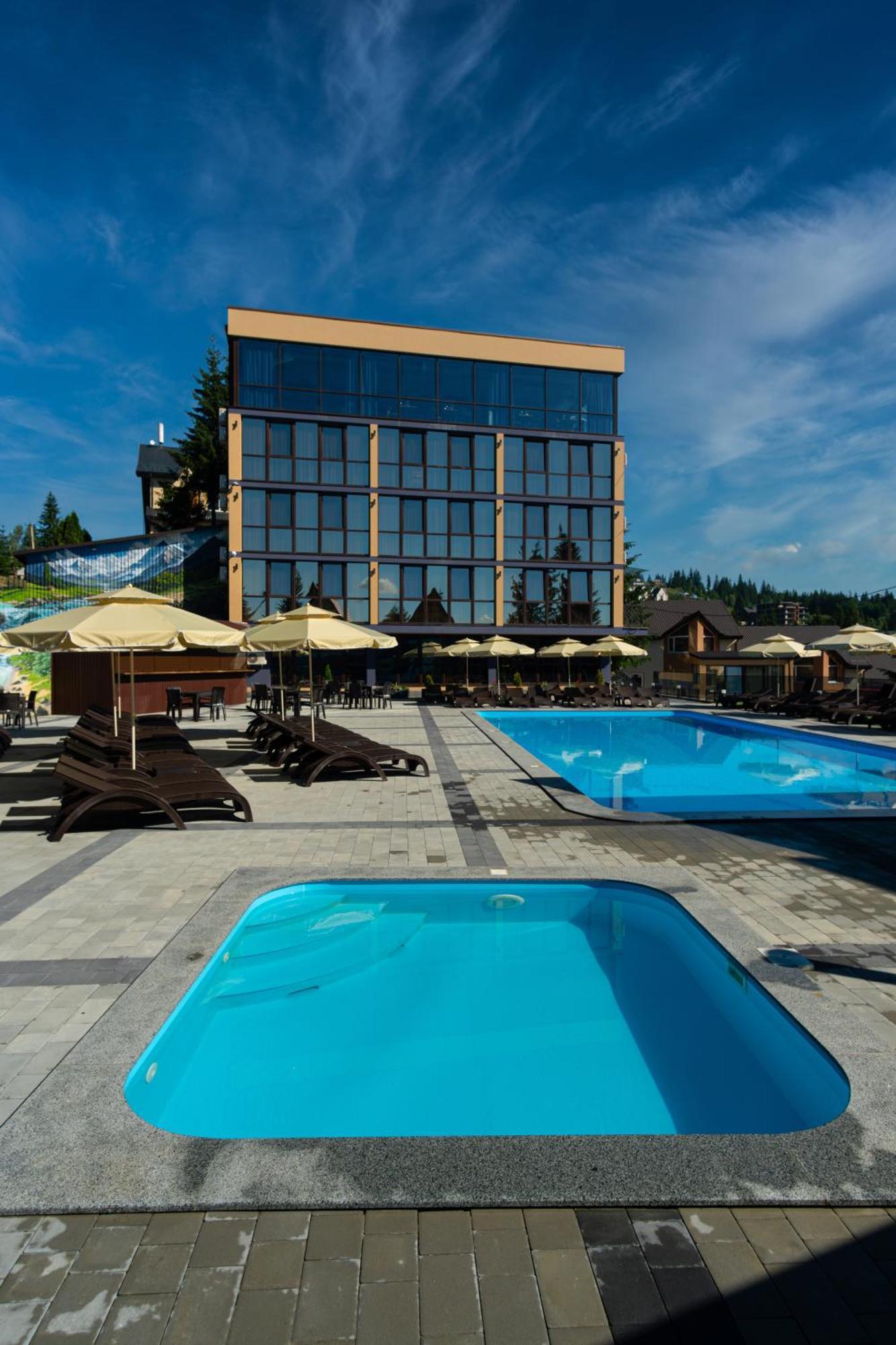 Summit Hotel Яблуниця Екстериор снимка