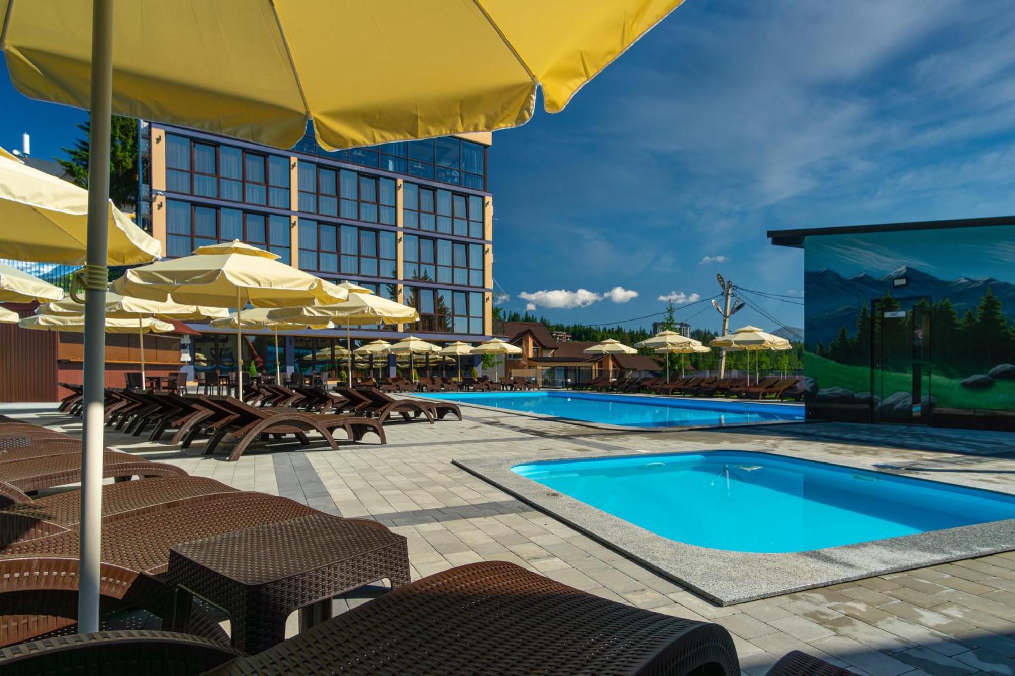 Summit Hotel Яблуниця Екстериор снимка