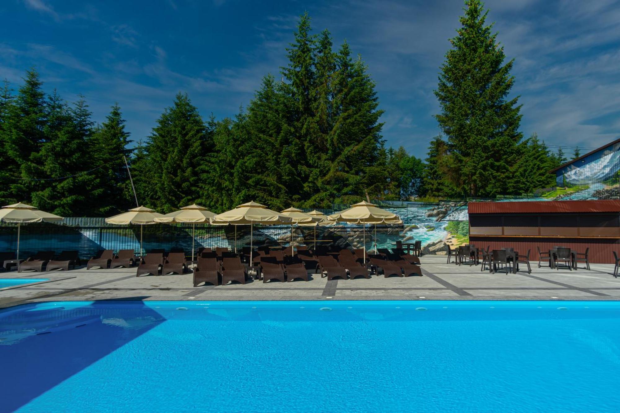 Summit Hotel Яблуниця Екстериор снимка