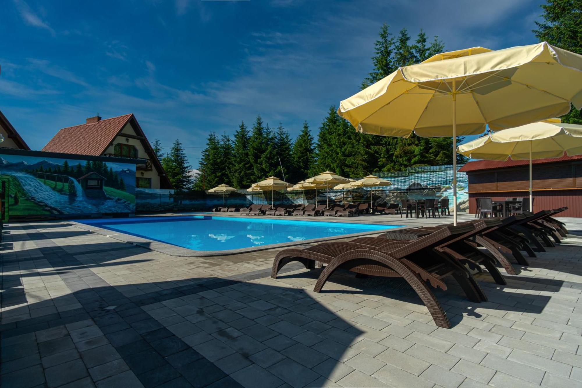 Summit Hotel Яблуниця Екстериор снимка
