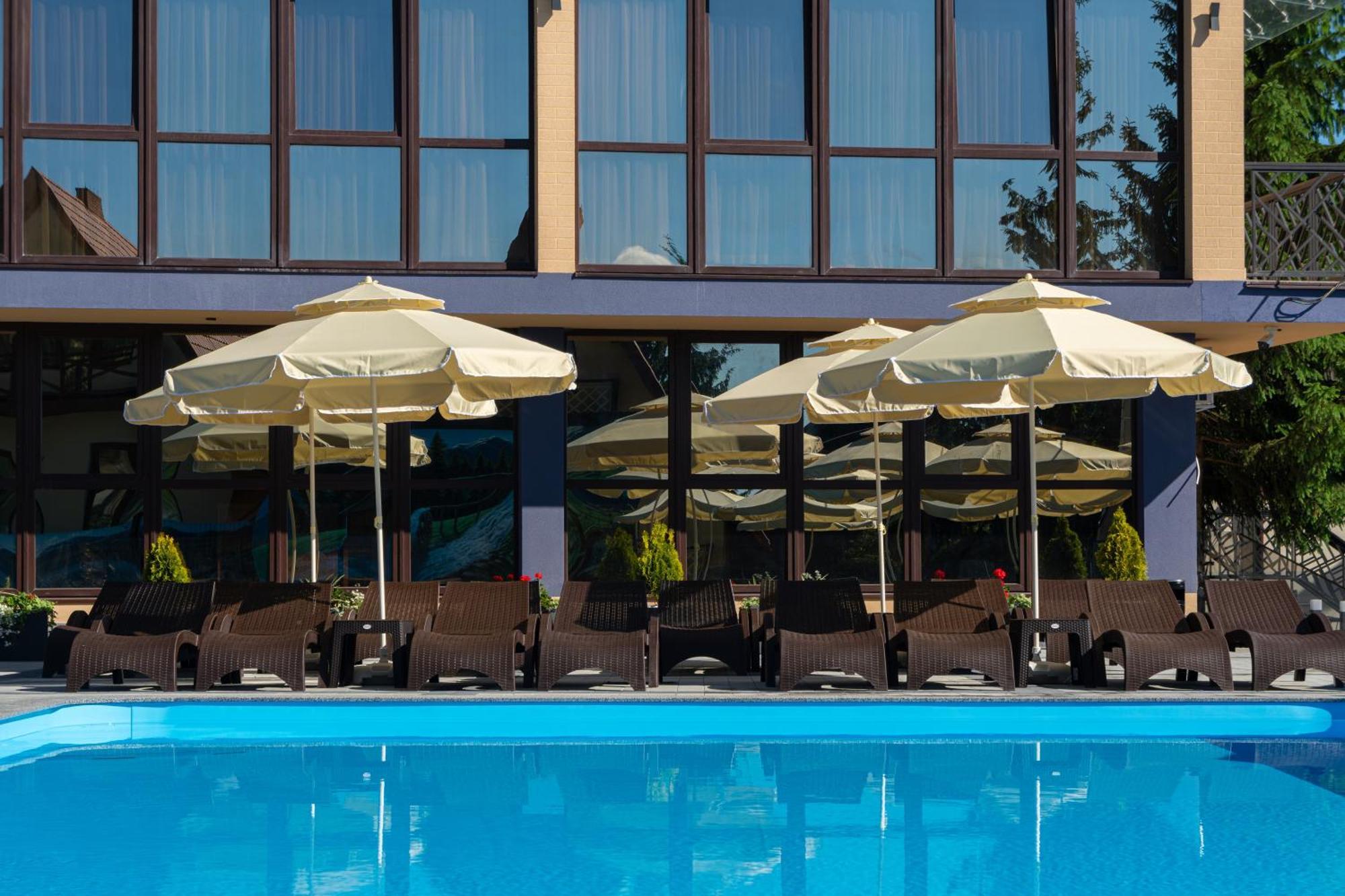 Summit Hotel Яблуниця Екстериор снимка