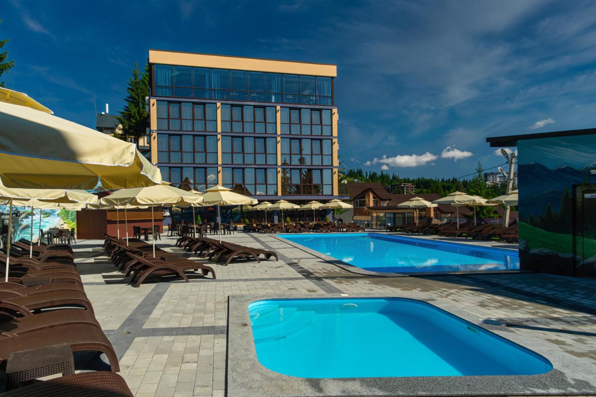 Summit Hotel Яблуниця Екстериор снимка