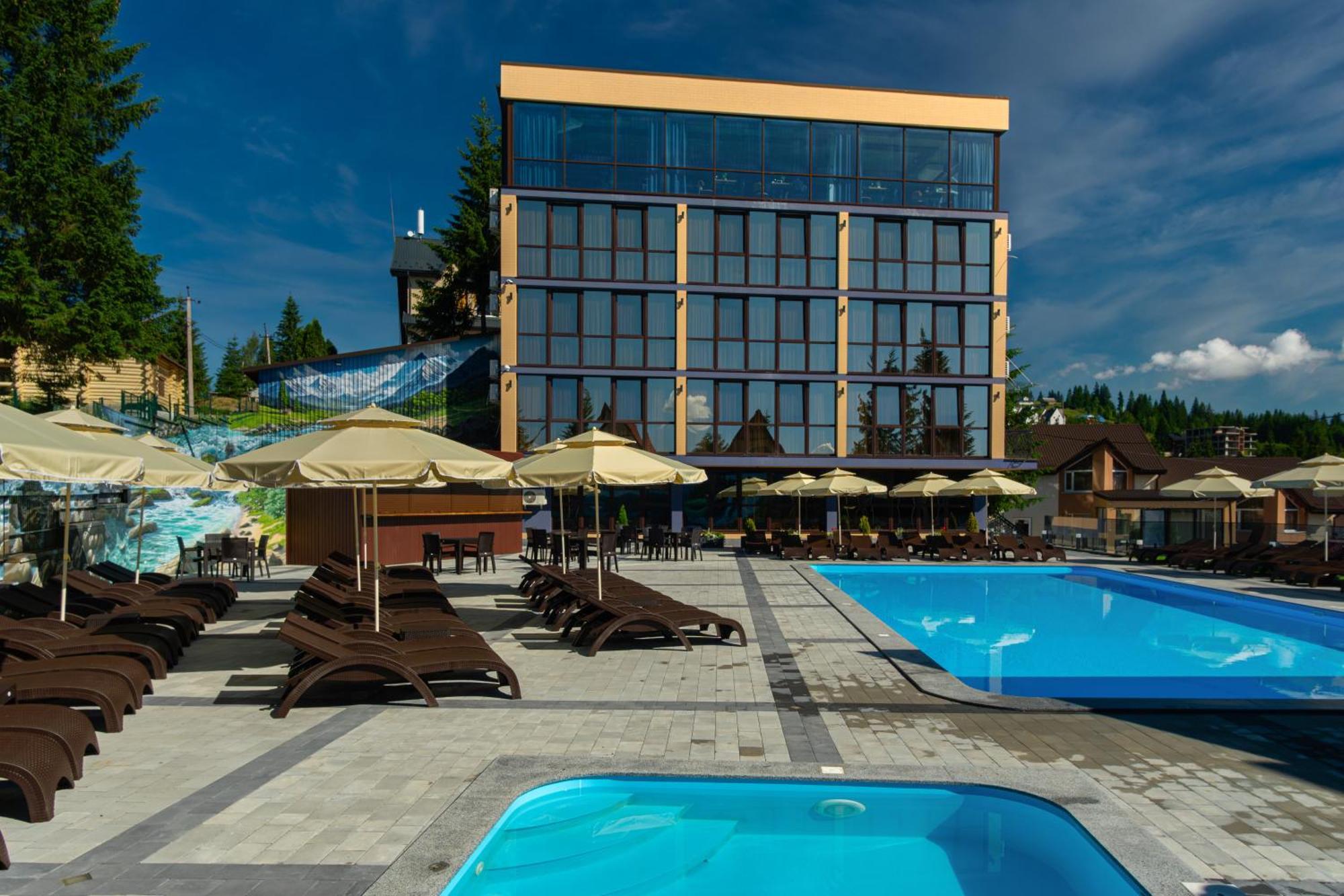 Summit Hotel Яблуниця Екстериор снимка
