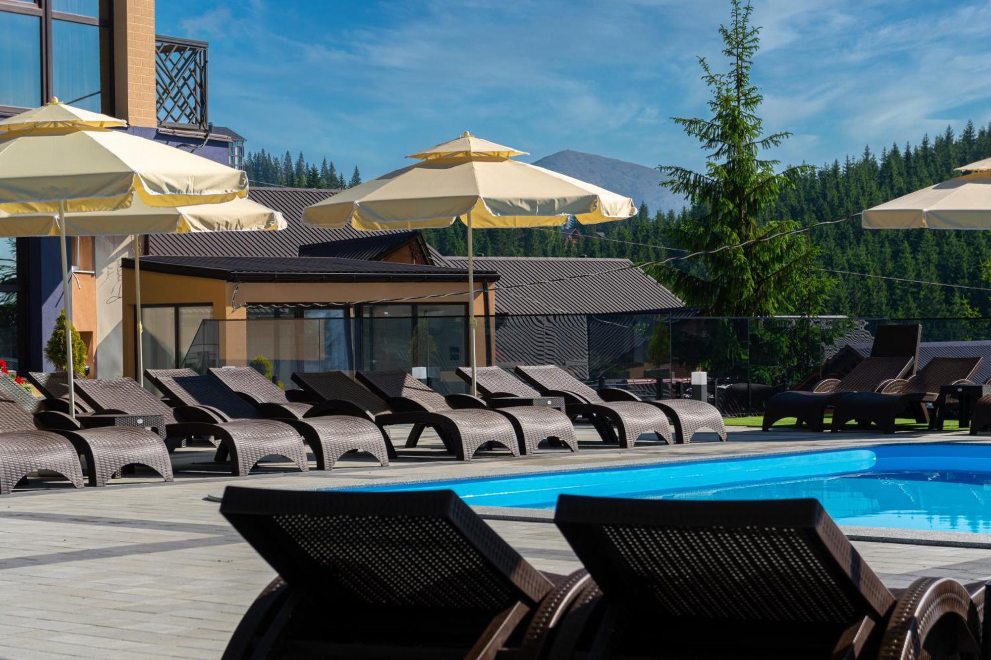 Summit Hotel Яблуниця Екстериор снимка