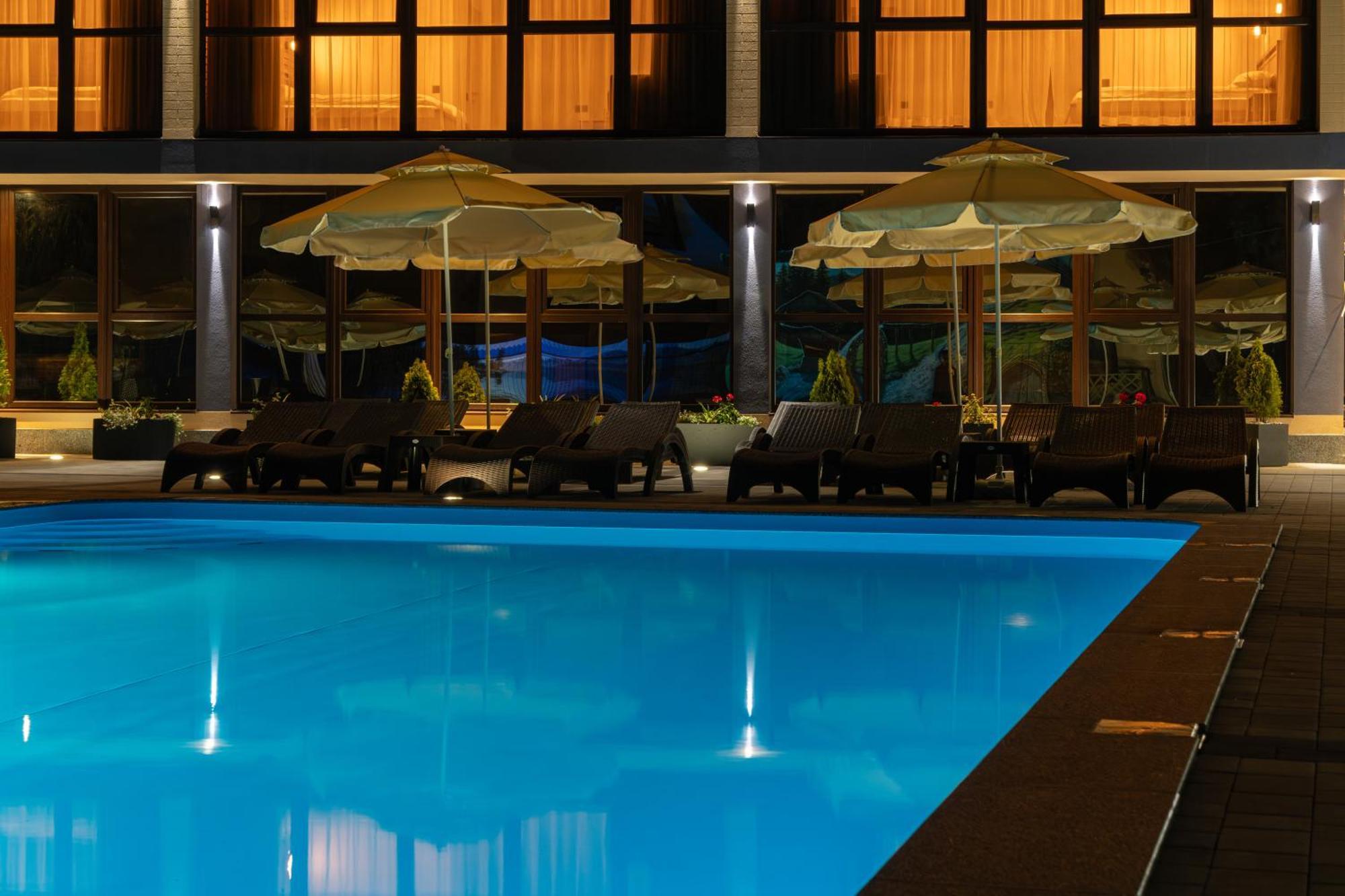 Summit Hotel Яблуниця Екстериор снимка