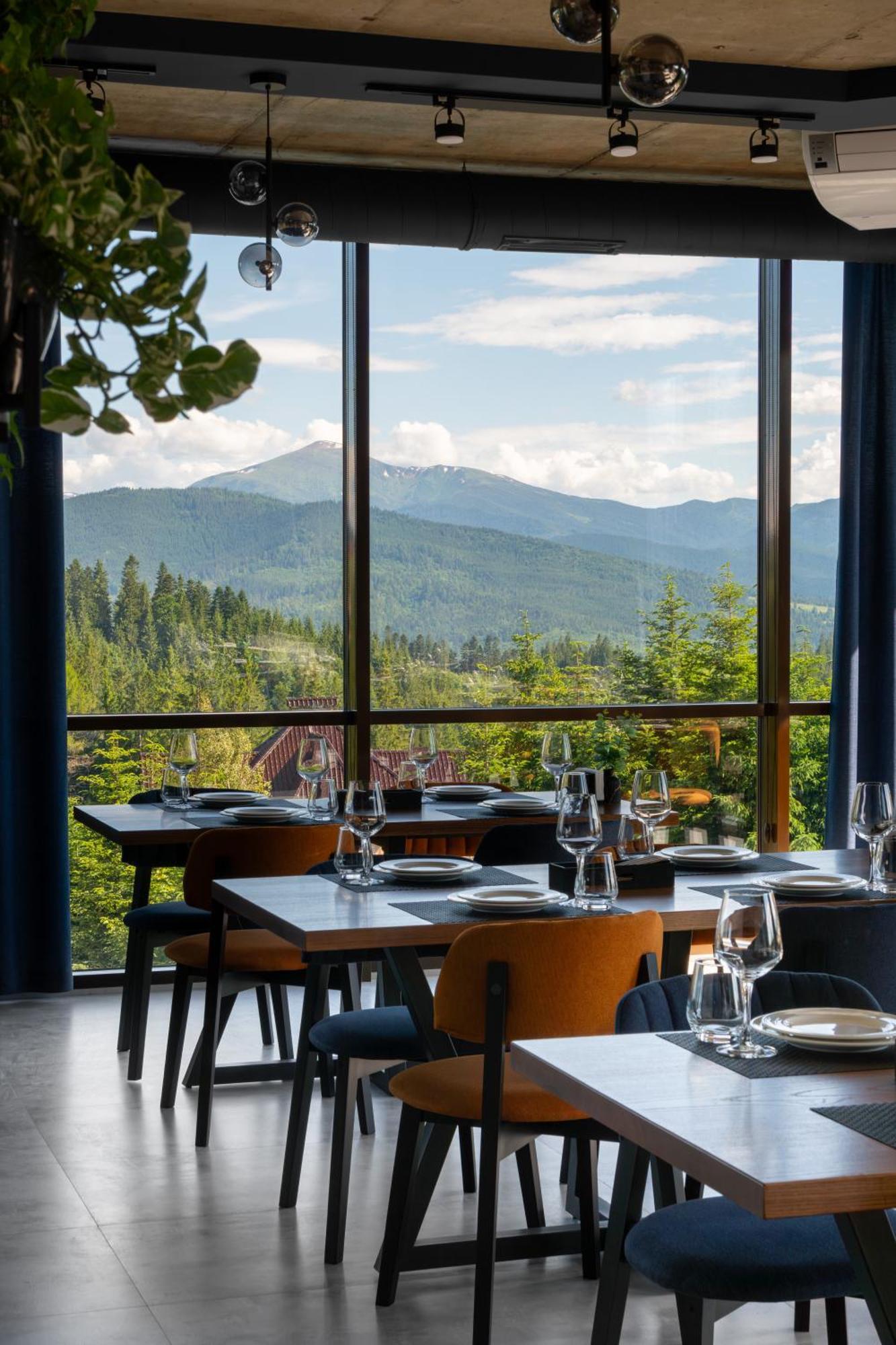Summit Hotel Яблуниця Екстериор снимка