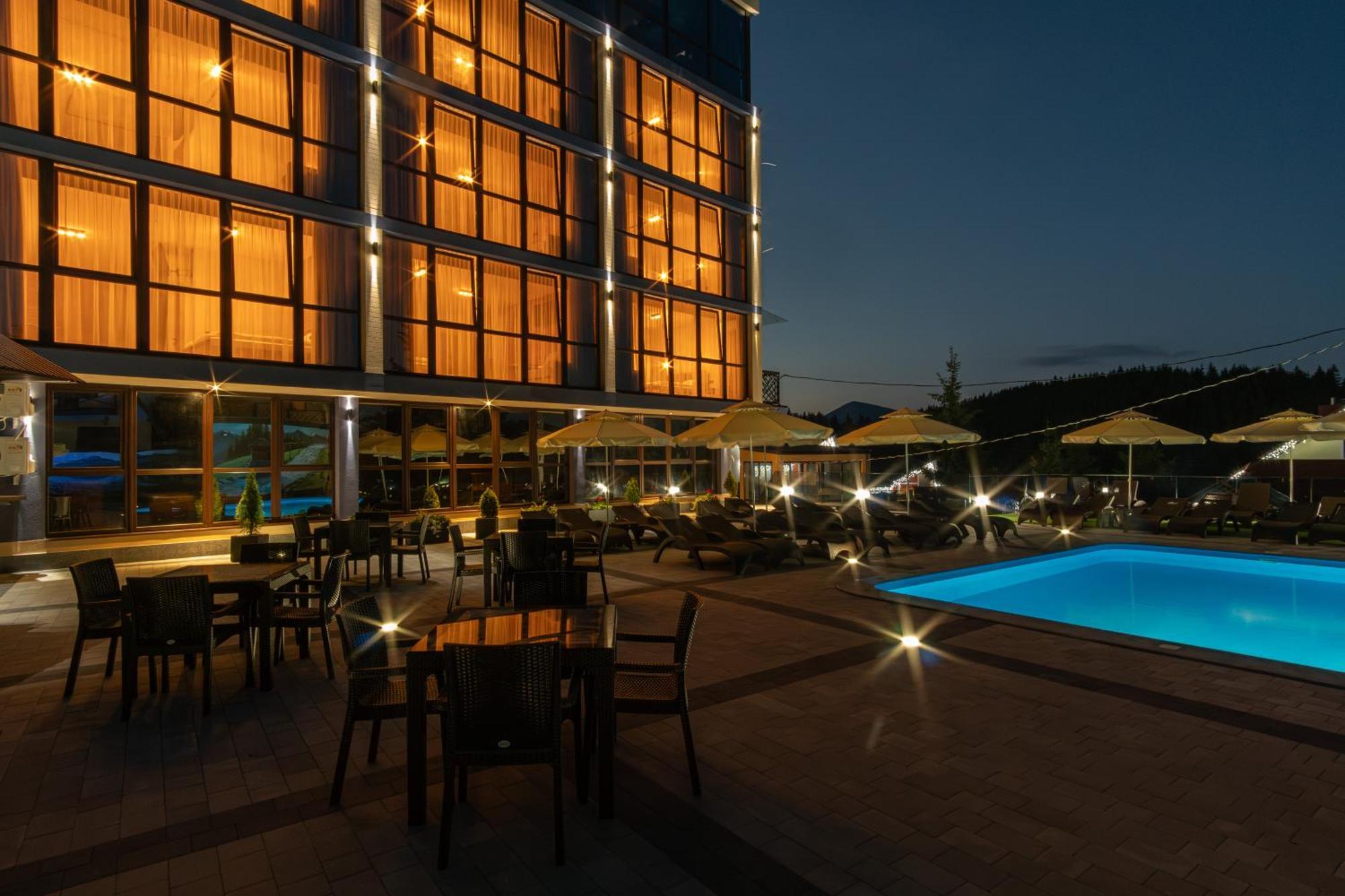 Summit Hotel Яблуниця Екстериор снимка